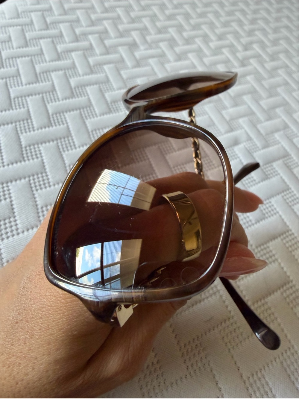 CHANEL Brown Gradient Oversized Women's Sunglasses - Picture 7 of 8